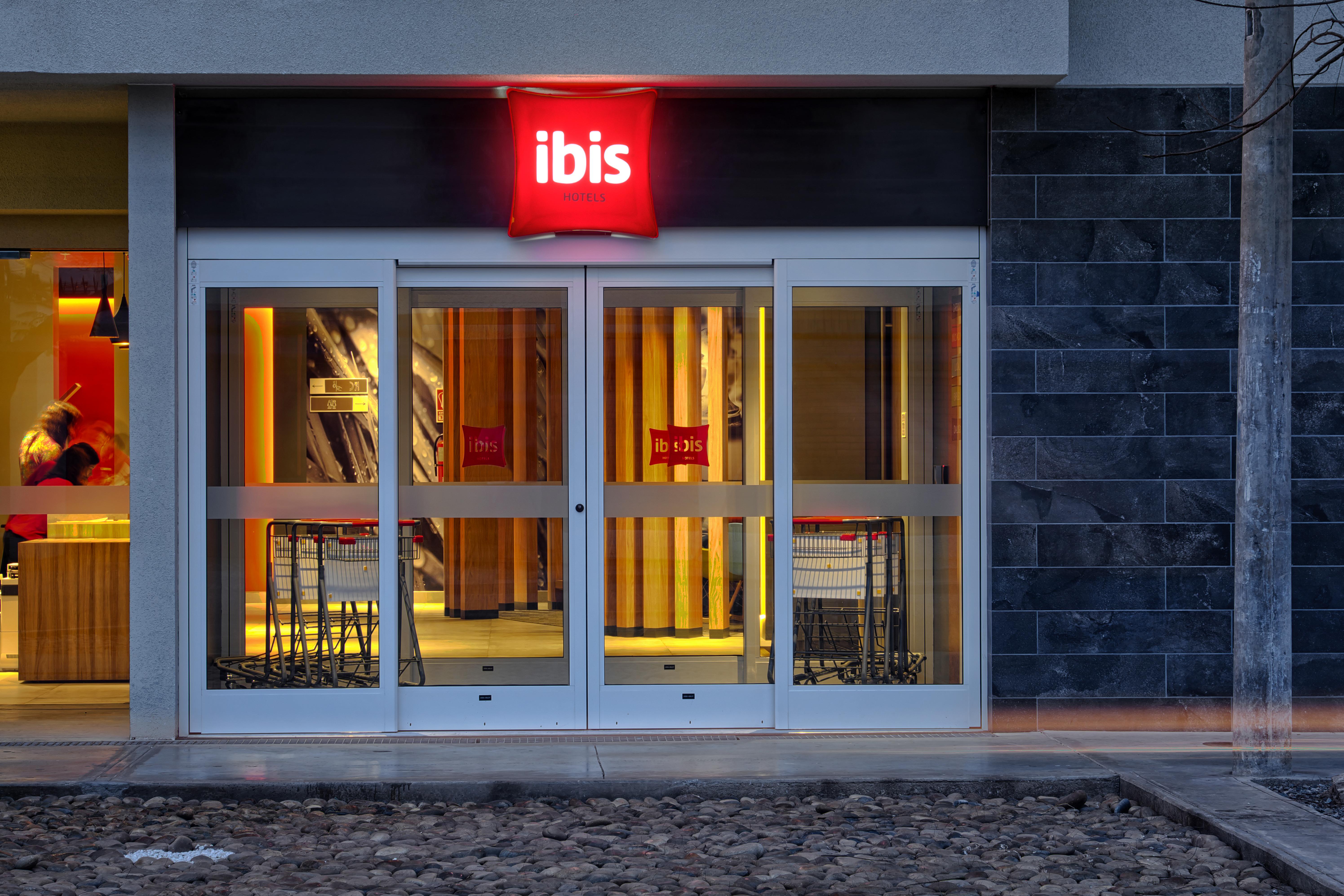 Hotel Ibis Trujillo Zewnętrze zdjęcie