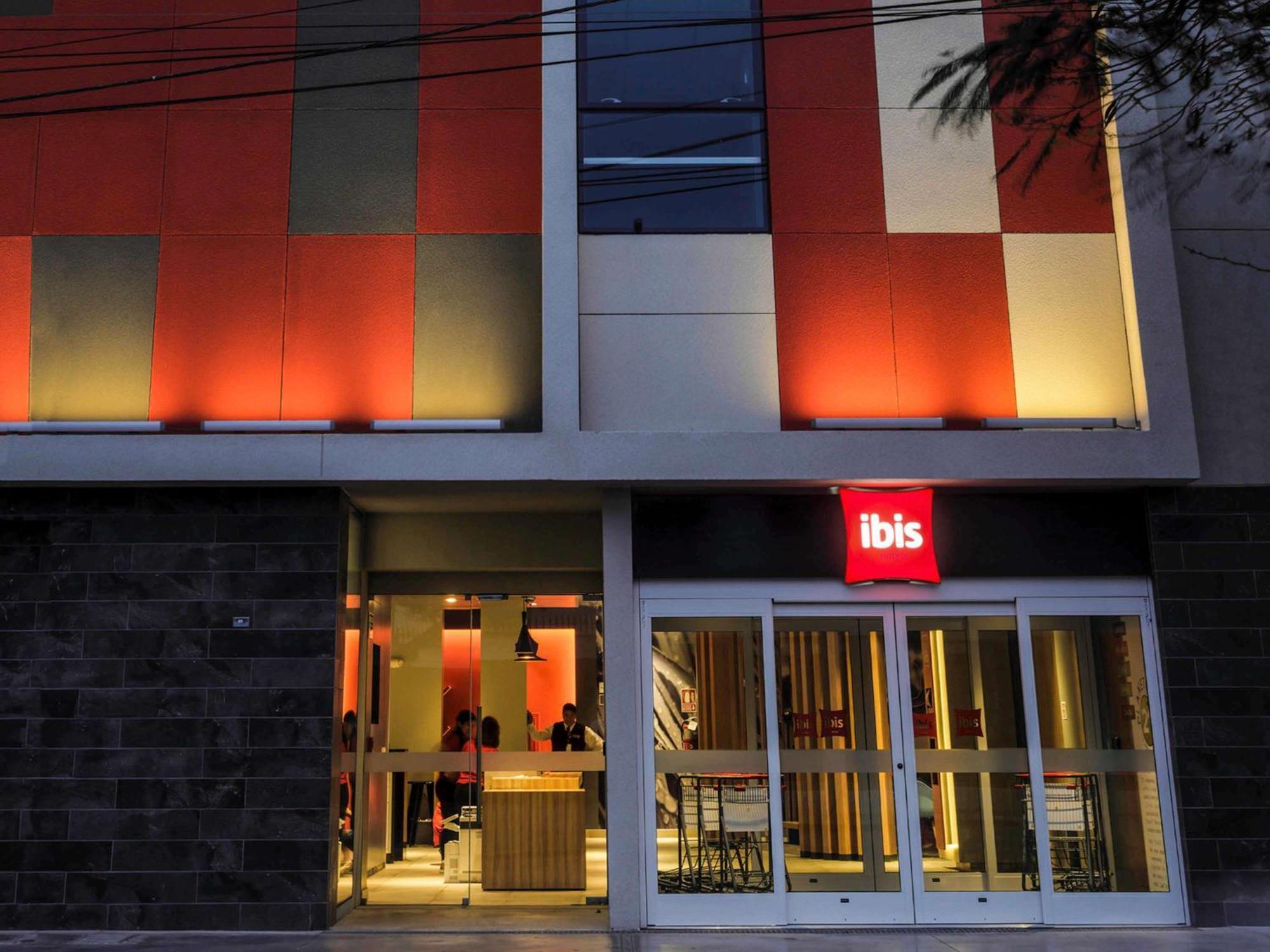 Hotel Ibis Trujillo Zewnętrze zdjęcie