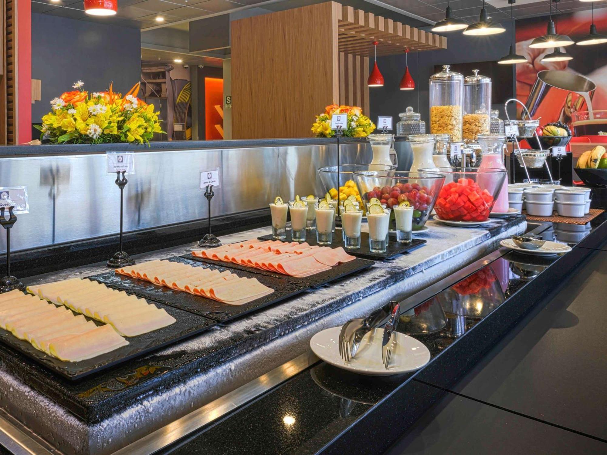 Hotel Ibis Trujillo Zewnętrze zdjęcie