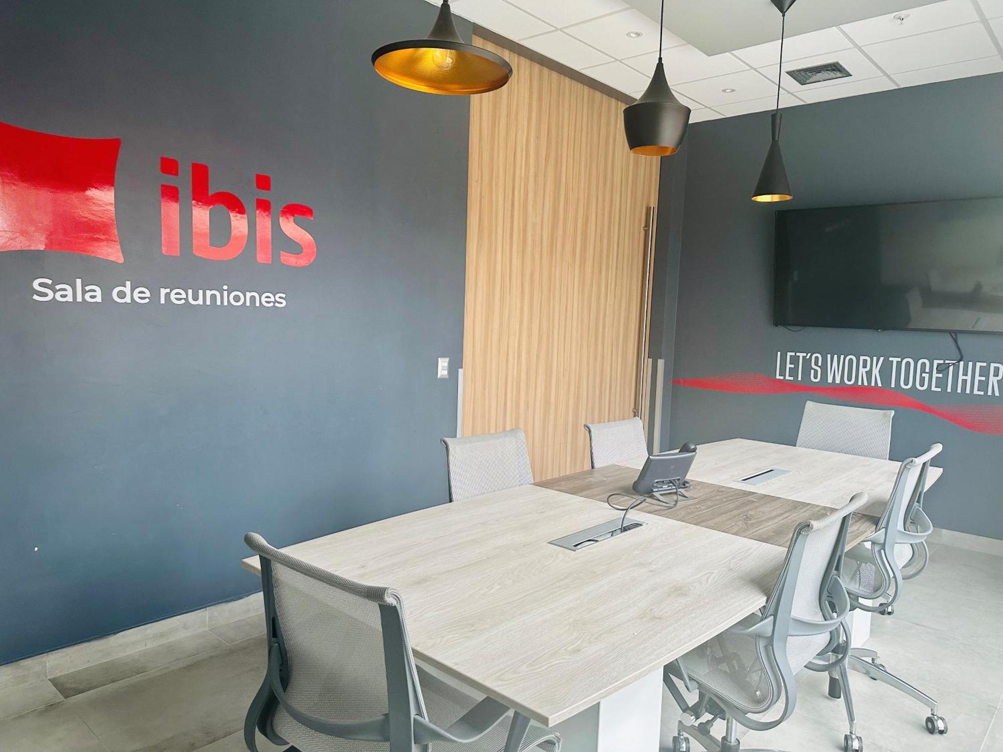 Hotel Ibis Trujillo Zewnętrze zdjęcie